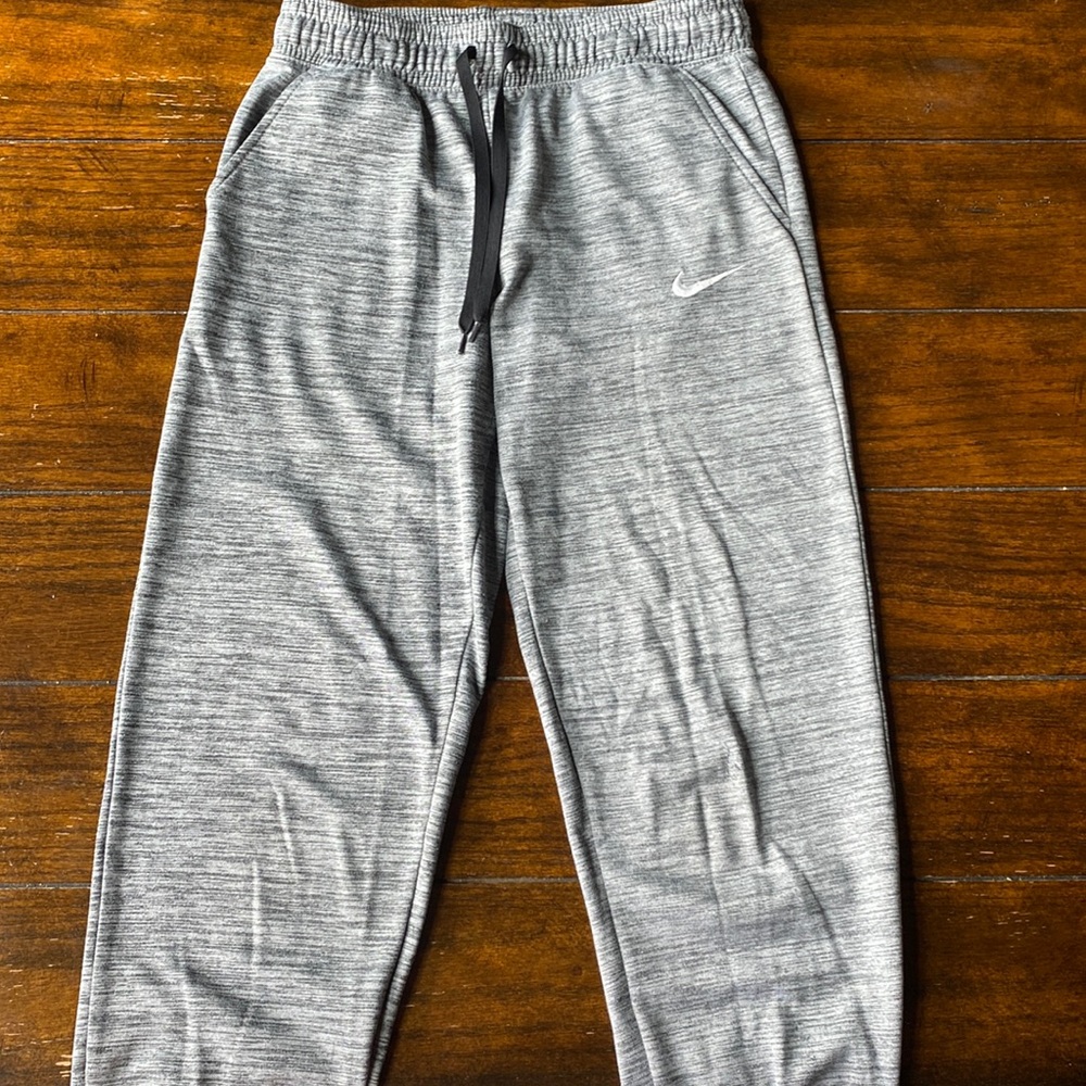 Nike grey sweatpants. Girls youth M. Used.